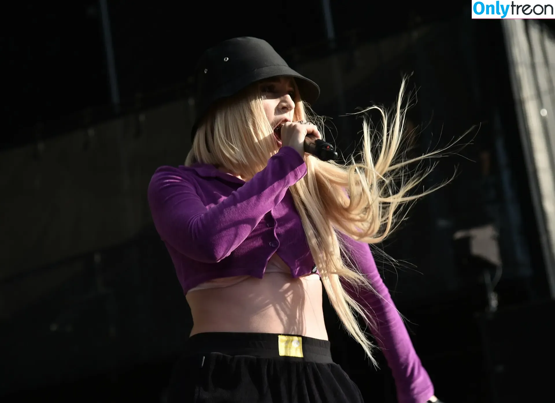 Ava Max nude photo #1876 (avamax / plharleyquinn)