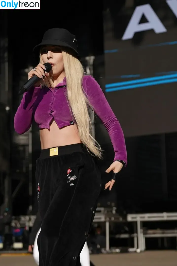 Ava Max nude photo #1879 (avamax / plharleyquinn)
