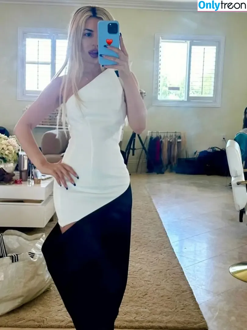 Ava Max nude photo #1883 (avamax / plharleyquinn)