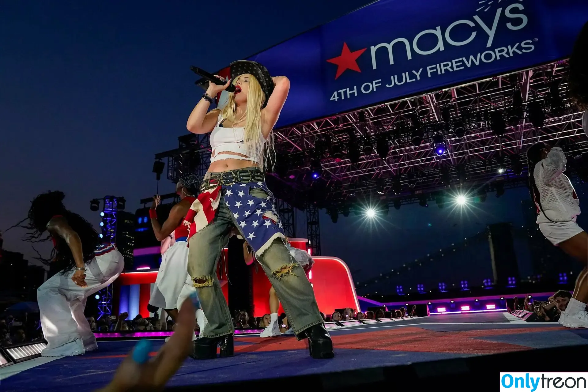 Ava Max nude photo #1924 (avamax / plharleyquinn)