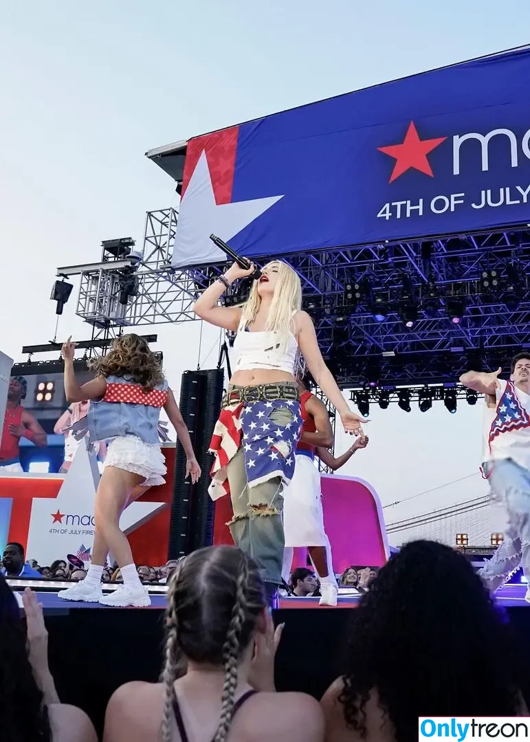 Ava Max nude photo #1929 (avamax / plharleyquinn)