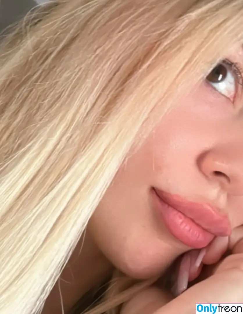 Ava Max nude photo #1941 (avamax / plharleyquinn)