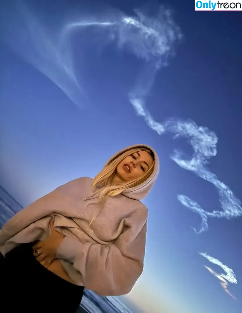 Ava Max nude photo #1944 (avamax / plharleyquinn)