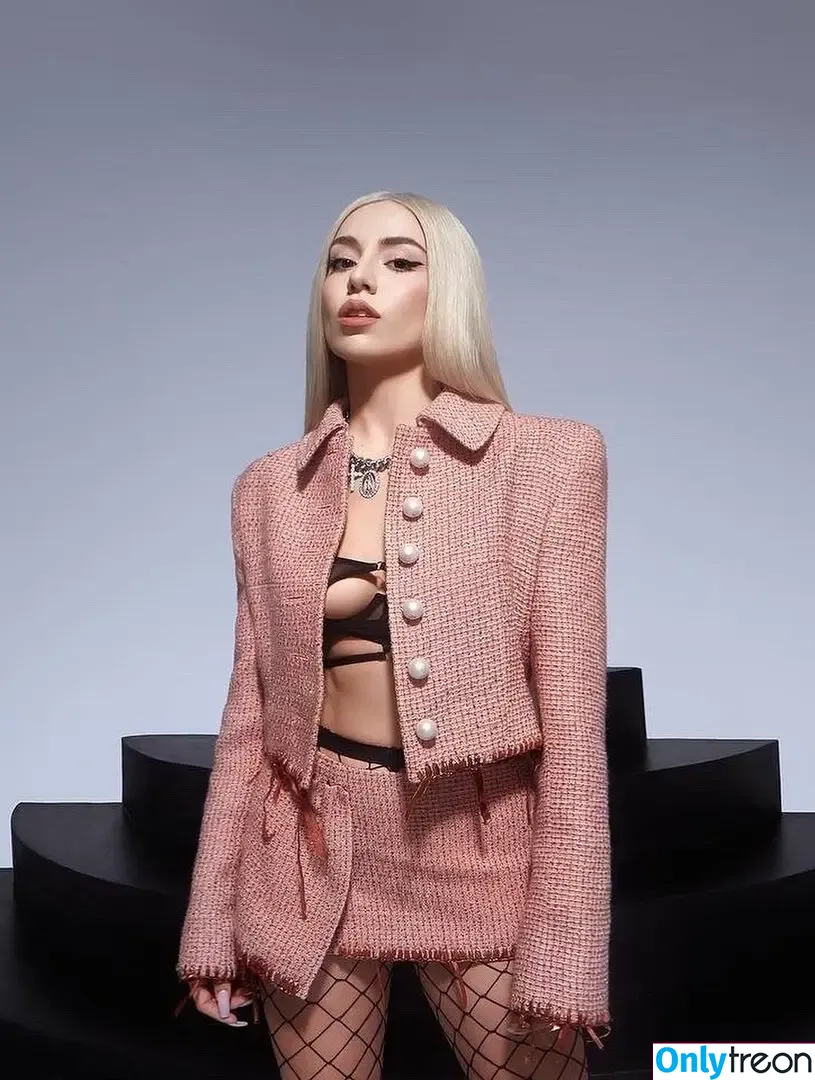Ava Max nude photo #1961 (avamax / plharleyquinn)