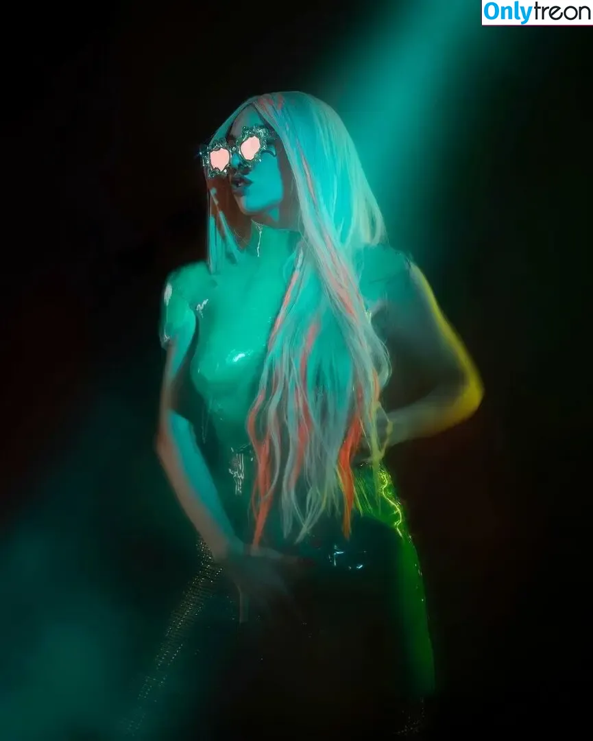 Ava Max nude photo #1970 (avamax / plharleyquinn)
