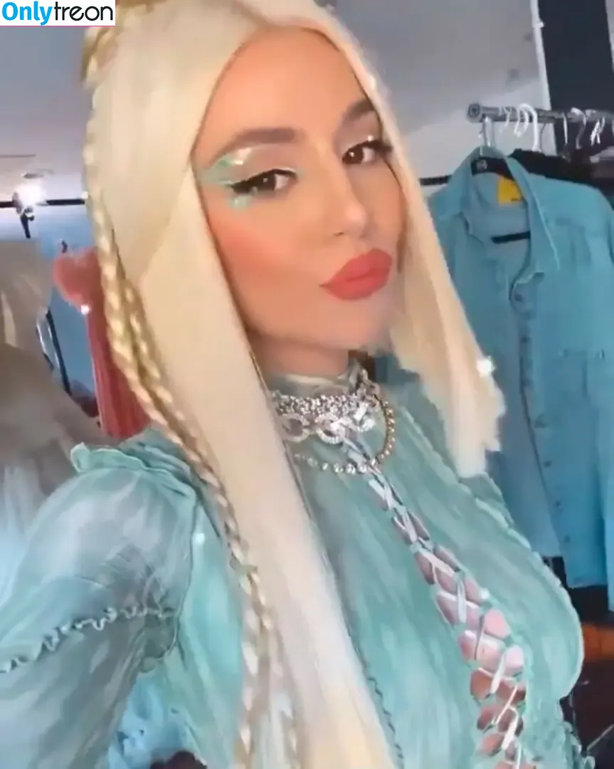 Ava Max nude photo #1973 (avamax / plharleyquinn)