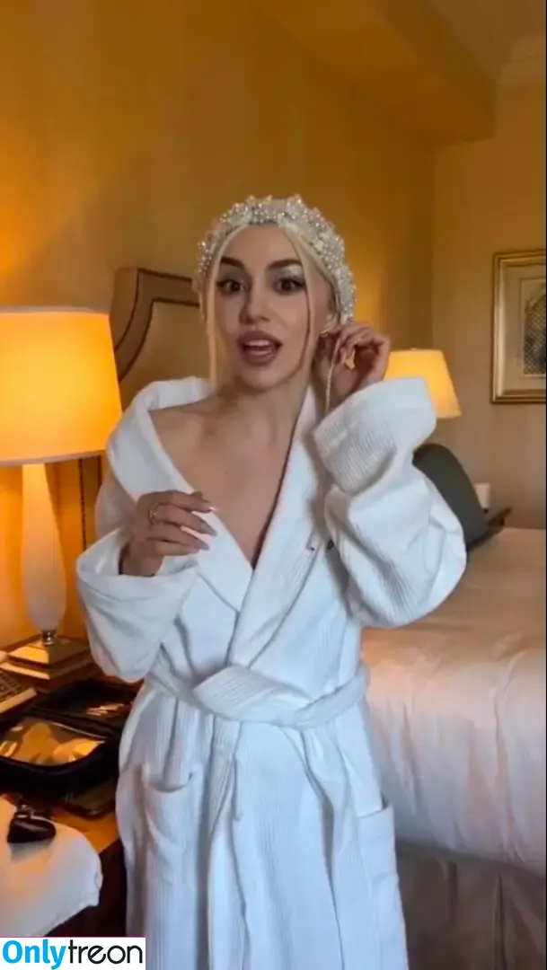 Ava Max nude photo #1992 (avamax / plharleyquinn)