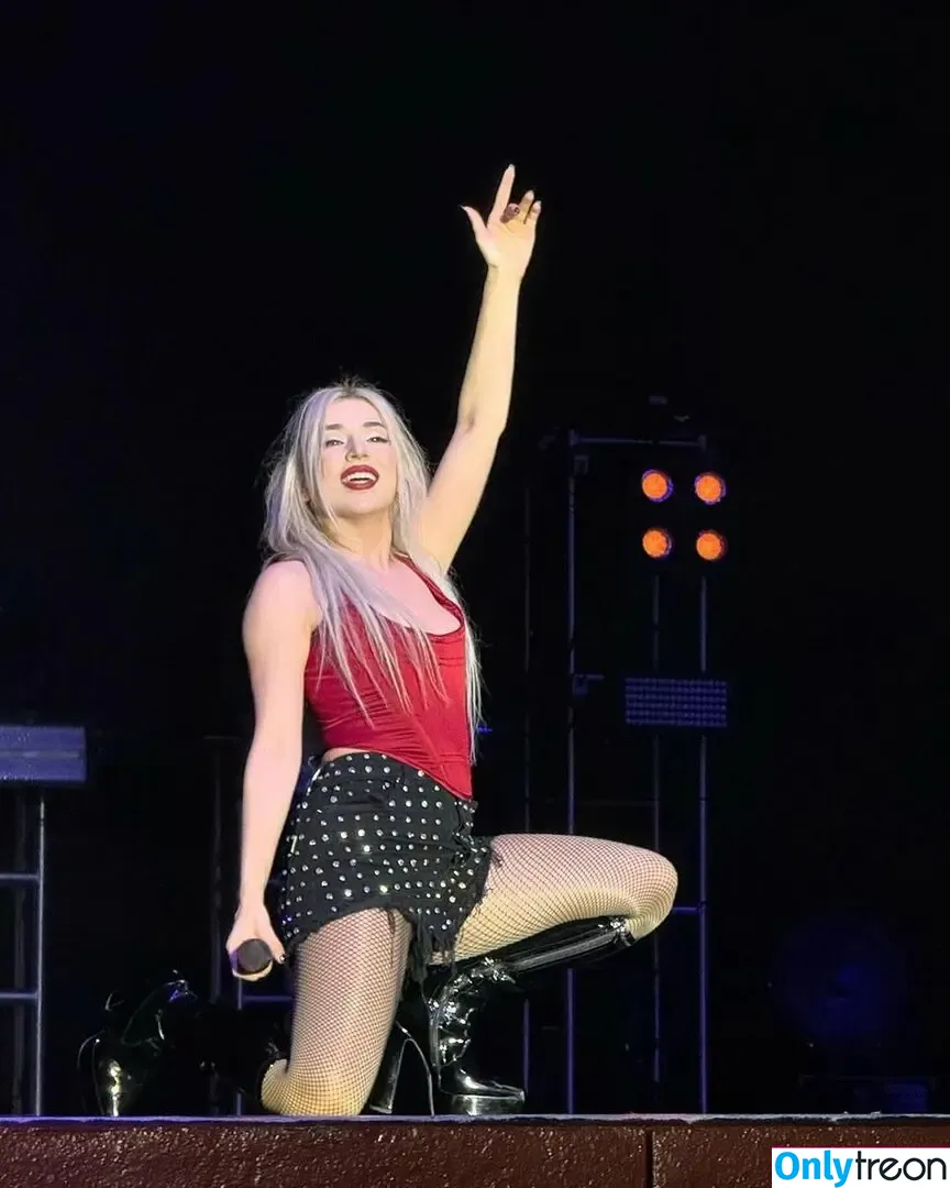 Ava Max nude photo #1997 (avamax / plharleyquinn)