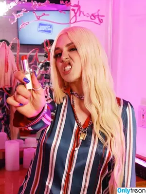 Ava Max / avamax / plharleyquinn nude photo #2059