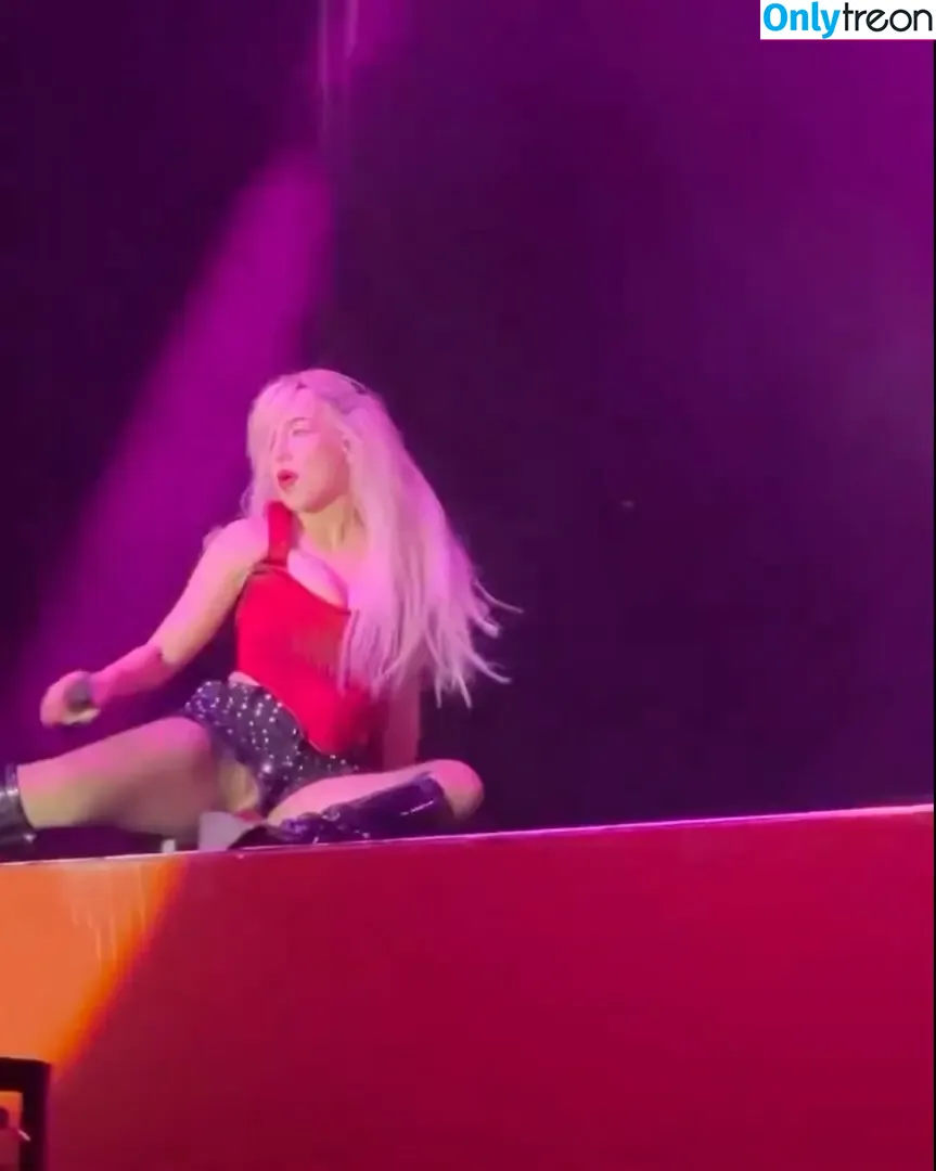 Ava Max nude photo #2009 (avamax / plharleyquinn)