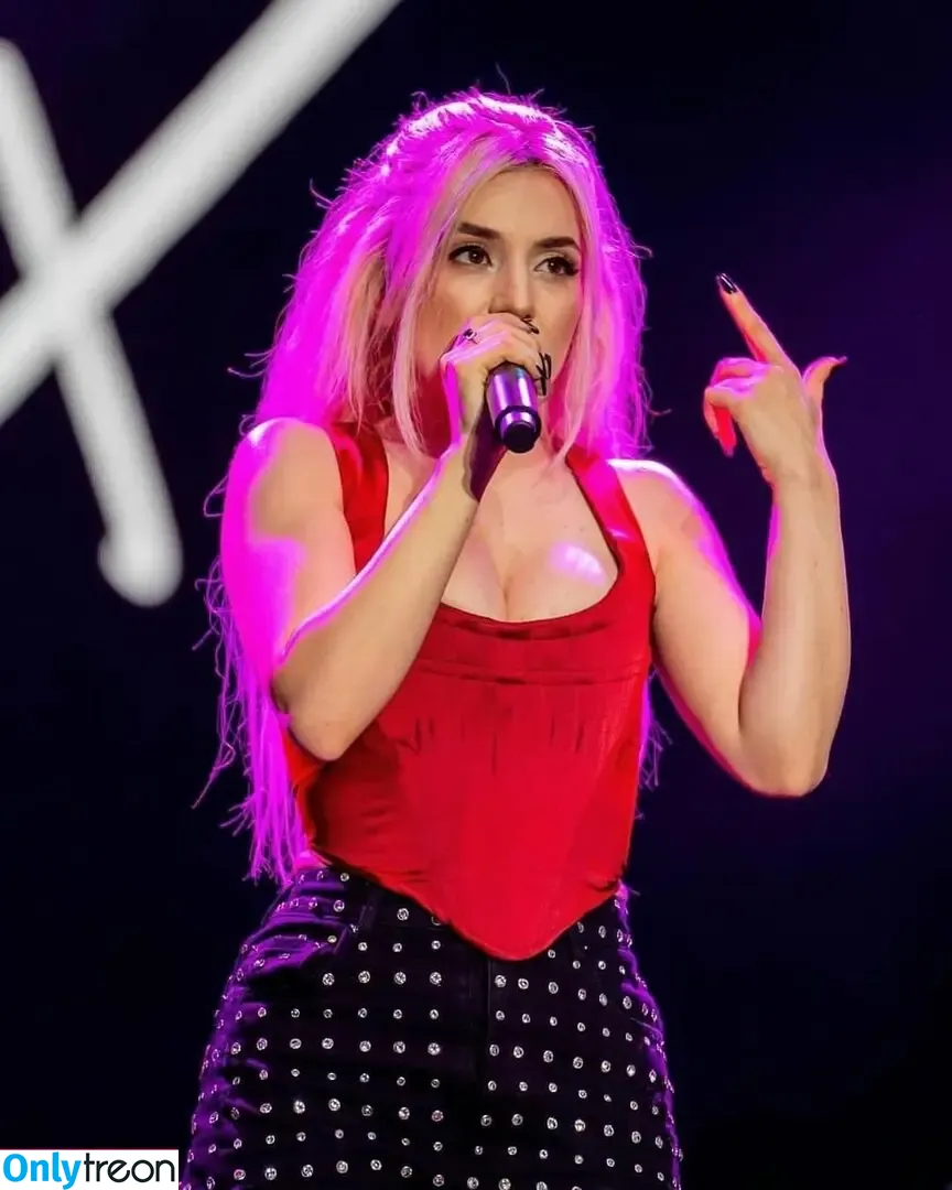 Ava Max nude photo #2028 (avamax / plharleyquinn)