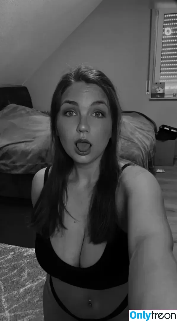 avalorea nude photo #0054 (avalorea_ark)