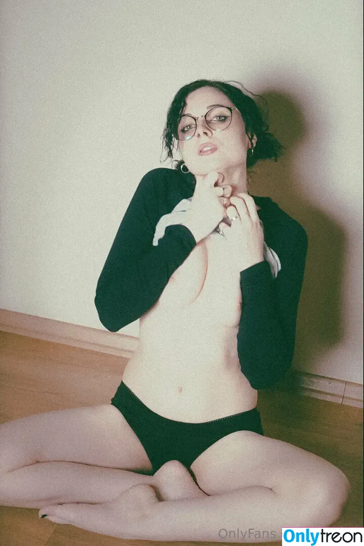ave_ria nude photo #0161 (averia.ws)