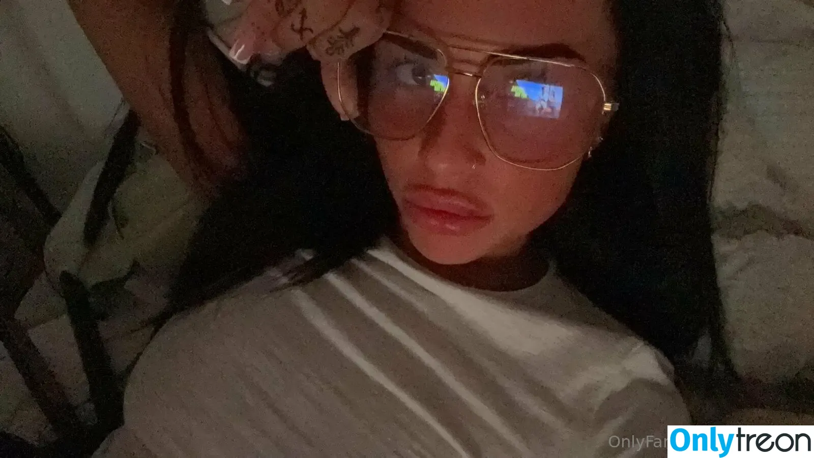 Averyelsh nude photo #0004 (averyxelsh)