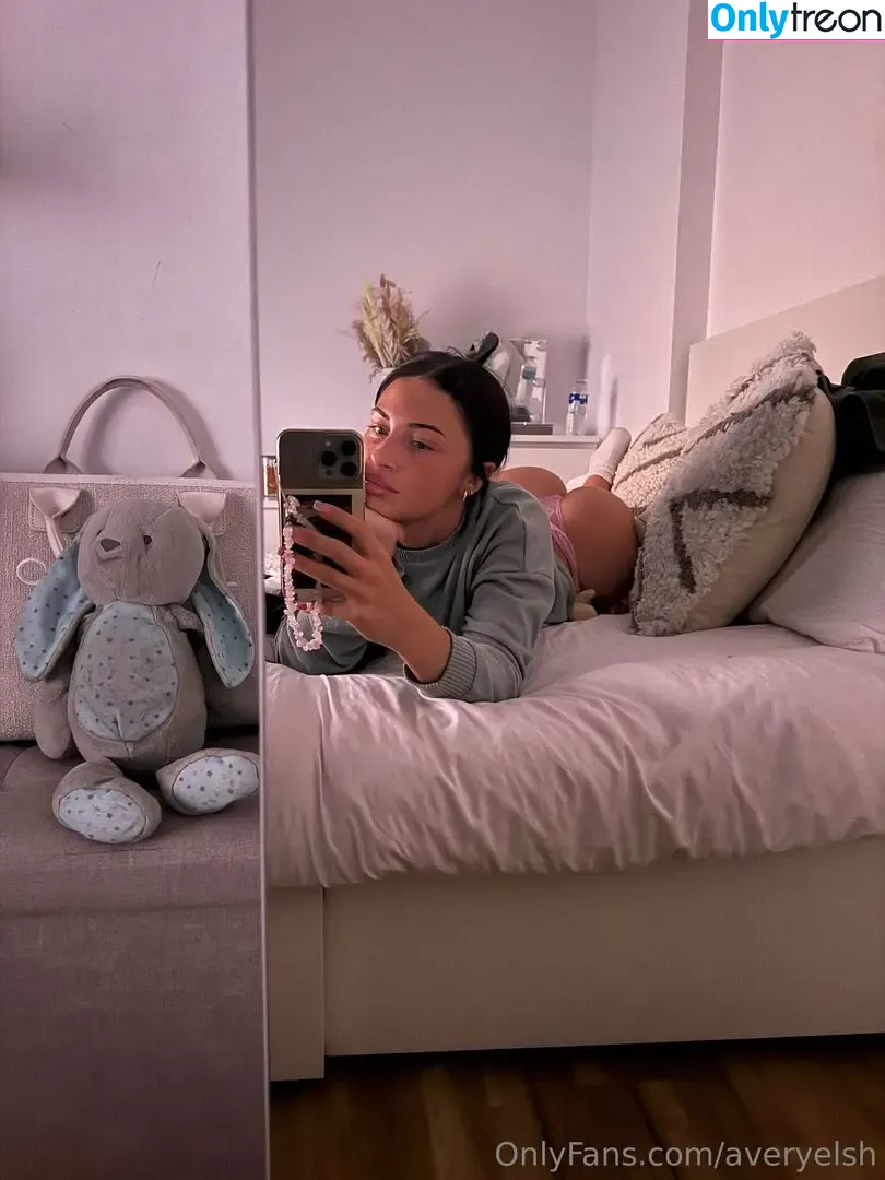 Averyelsh nude photo #0017 (averyxelsh)