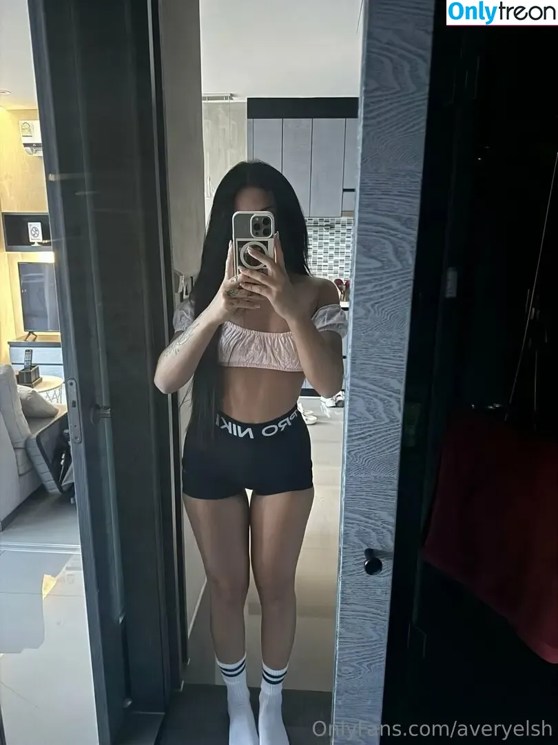Averyelsh nude photo #0026 (averyxelsh)