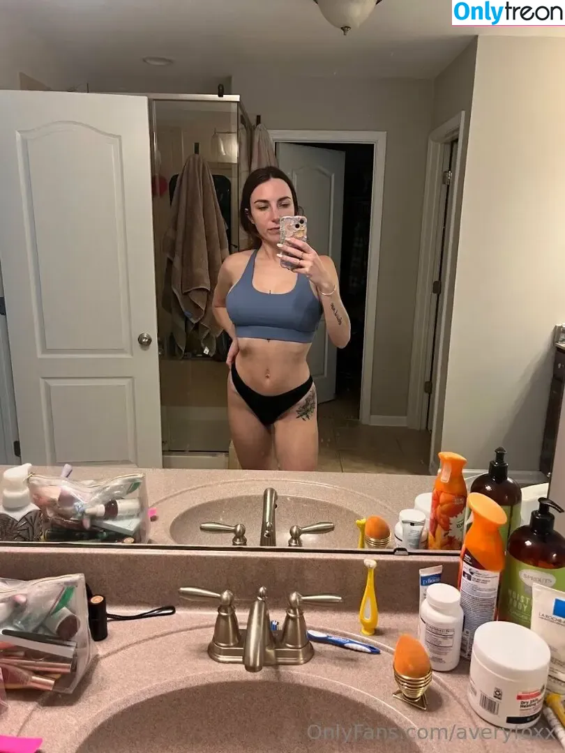 averyfoxx nude photo #0036 (averyy_foxx)