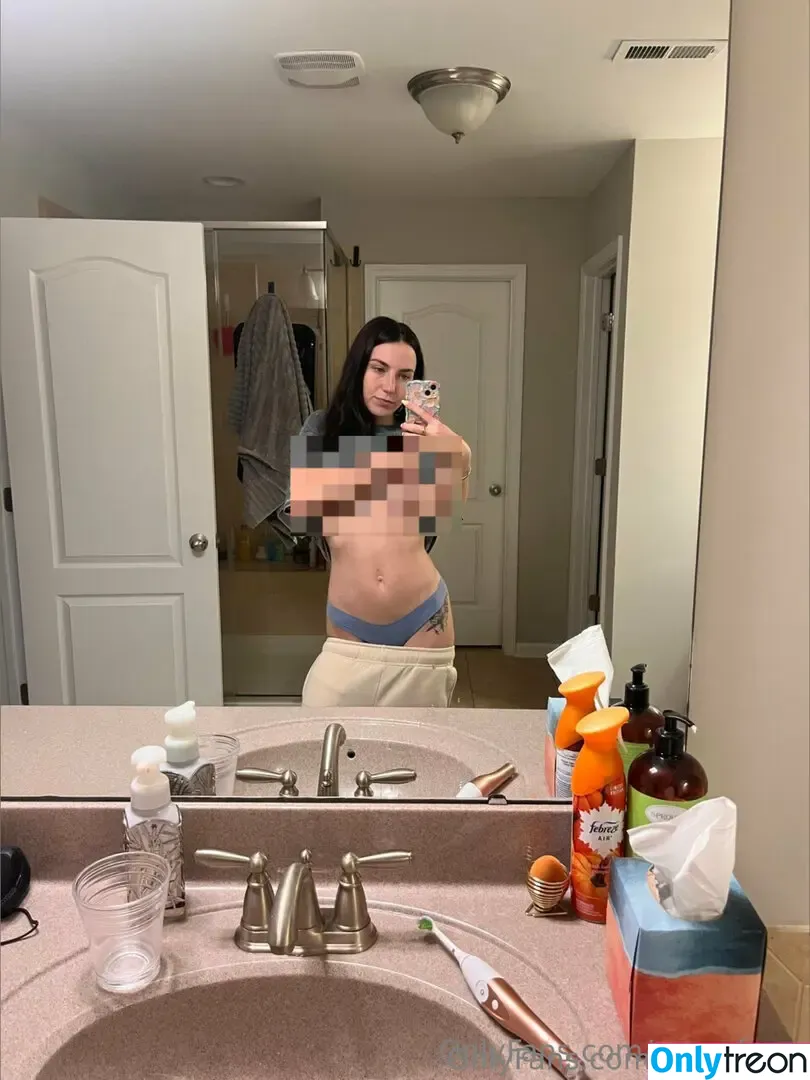 averyfoxx nude photo #0051 (averyy_foxx)