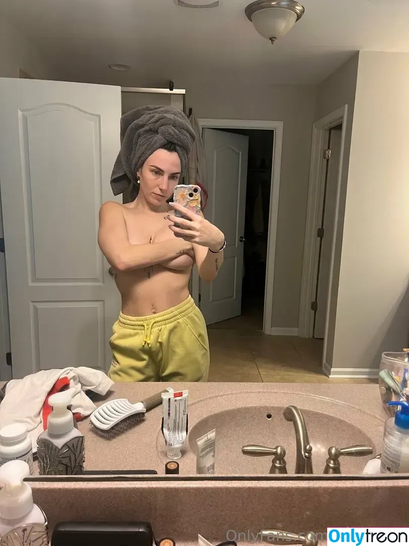averyfoxx nude photo #0053 (averyy_foxx)