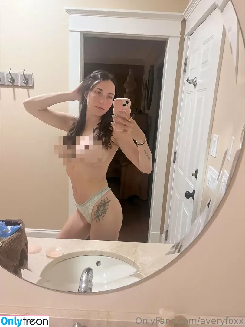 averyfoxx nude photo #0072 (averyy_foxx)