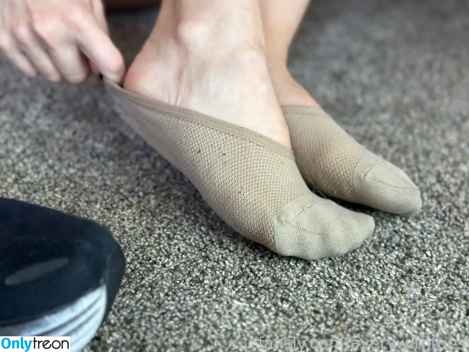 averywithtoes nude photo #0034 (averywithtoes)