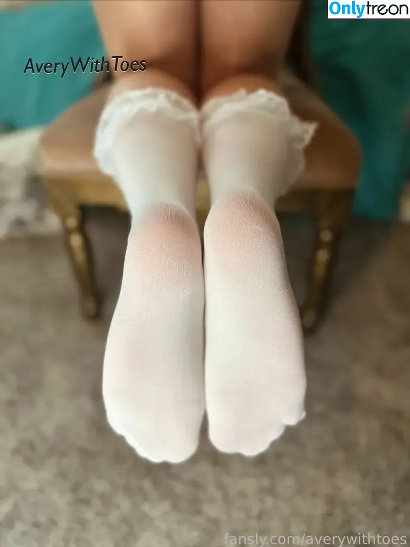 averywithtoes nude photo #0048 (averywithtoes)