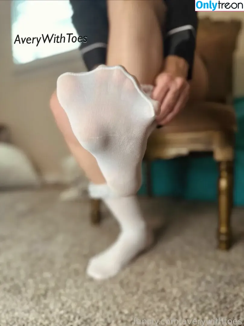 averywithtoes nude photo #0051 (averywithtoes)