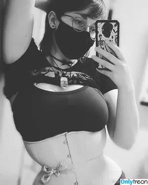  nude photo #0004
