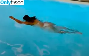 Avneet Kaur / avneetkaur_13 nude photo #0178