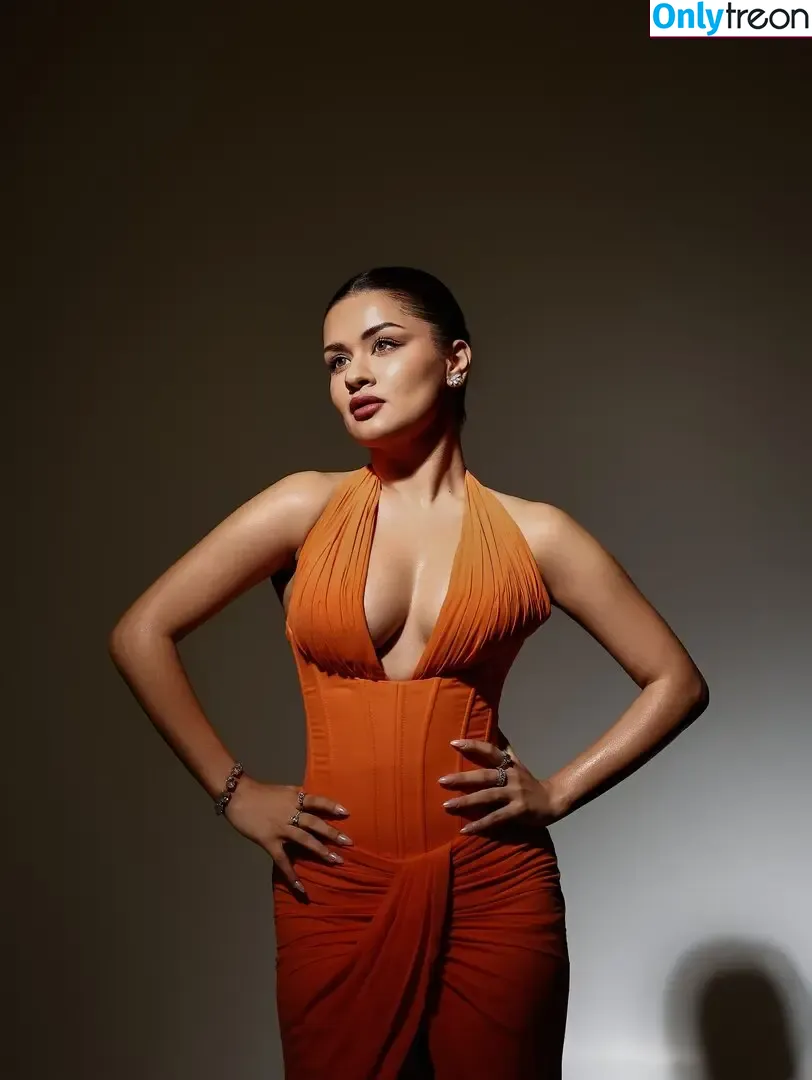 Avneet Kaur nude photo #0135 (avneetkaur_13)