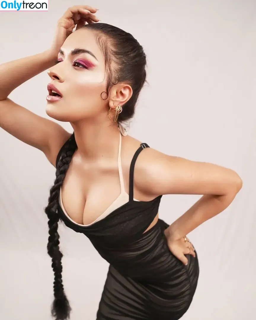 Avneet Kaur nude photo #0151 (avneetkaur_13)