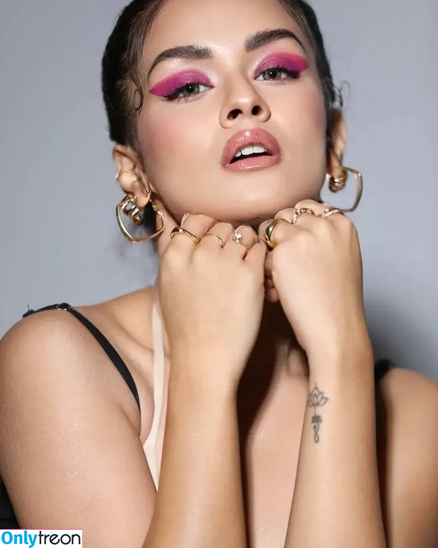 Avneet Kaur nude photo #0157 (avneetkaur_13)