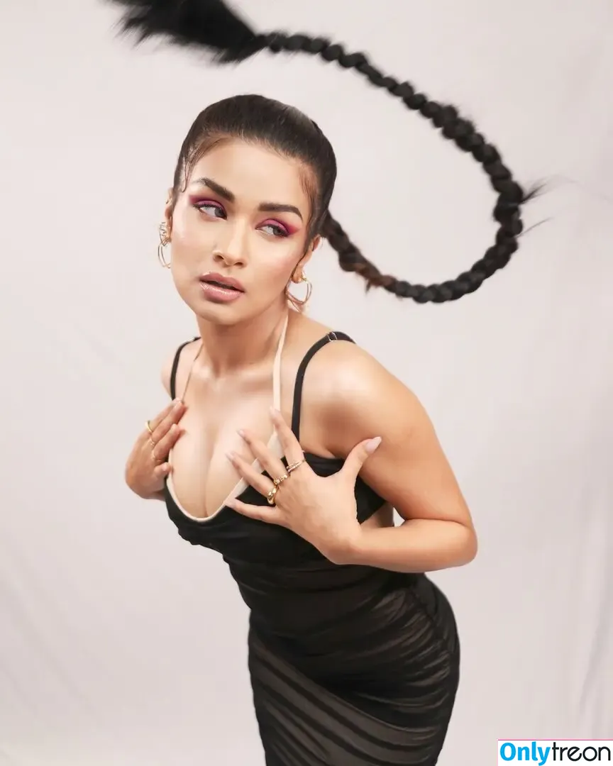 Avneet Kaur nude photo #0158 (avneetkaur_13)