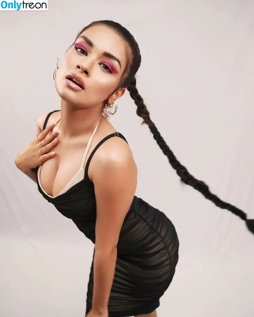 Avneet Kaur nude photo #0161 (avneetkaur_13)