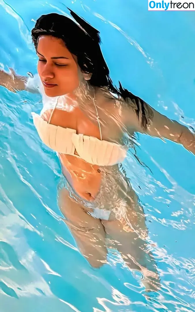 Avneet Kaur nude photo #0167 (avneetkaur_13)