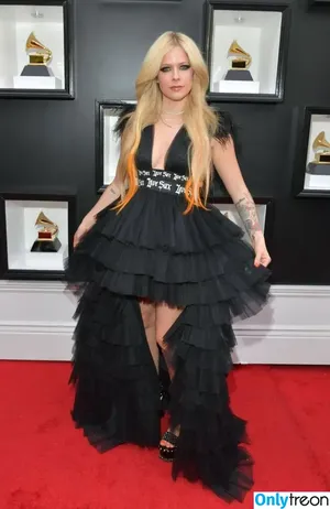 Avril Lavigne / AvrilLavigne nude photo #0112