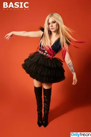 Avril Lavigne / AvrilLavigne nude photo #0188