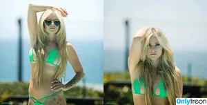 Avril Lavigne / AvrilLavigne nude photo #0333