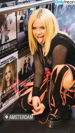 Avril Lavigne / AvrilLavigne nude photo #0503