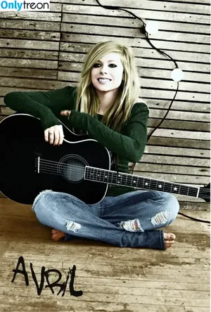 Avril Lavigne / AvrilLavigne nude photo #0623