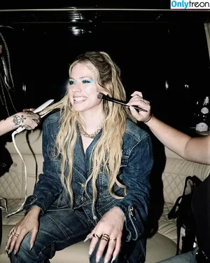 Avril Lavigne / AvrilLavigne nude photo #0653