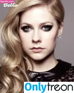 Avril Lavigne nude photo #0020 (AvrilLavigne)