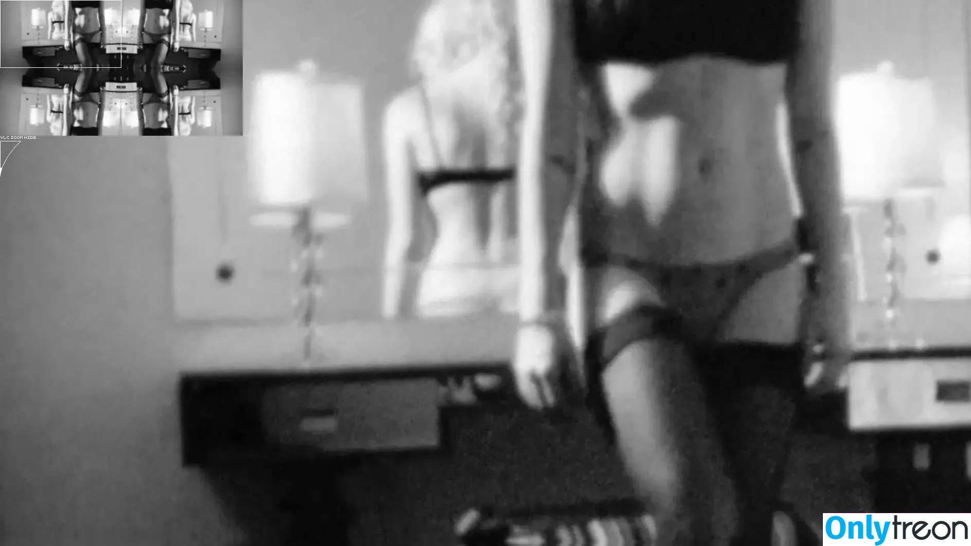 Avril Lavigne nude photo #0077 (AvrilLavigne)