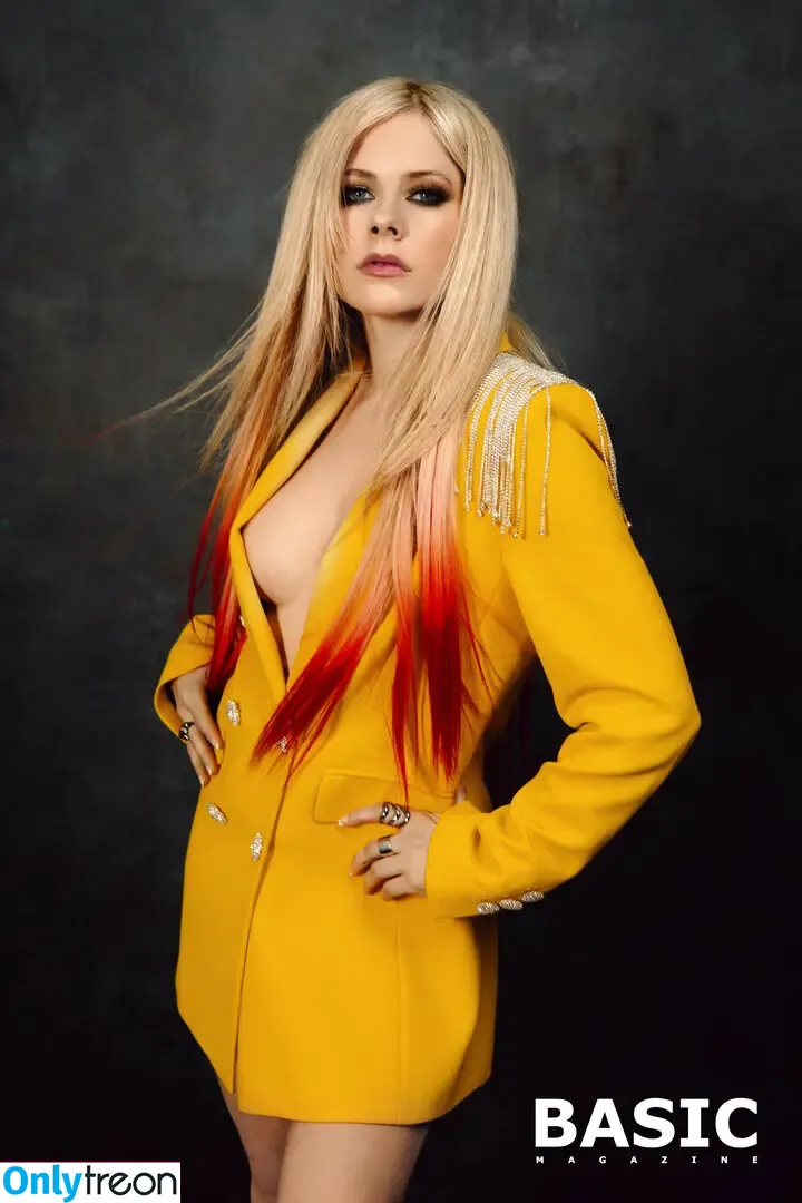 Avril Lavigne nude photo #0175 (AvrilLavigne)