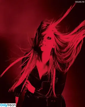 Avril Lavigne / AvrilLavigne nude photo #1284