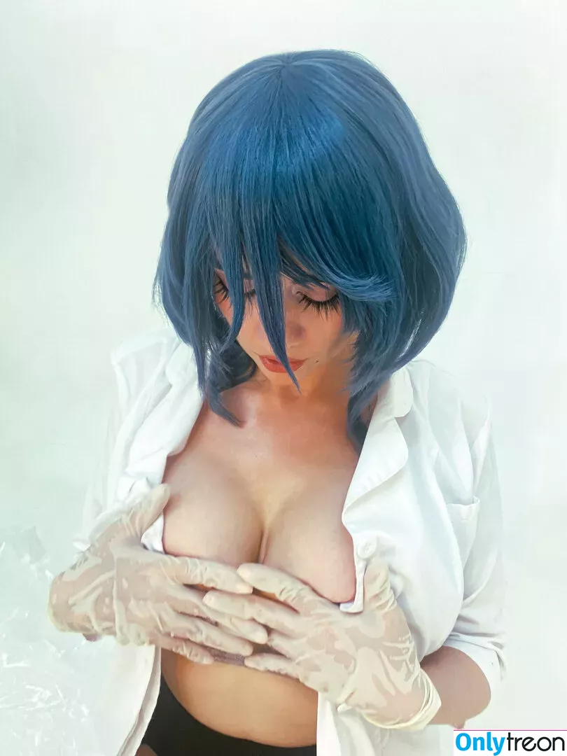 awesomi nude photo #0022 (Omi / Omi_COS / awes_omi)