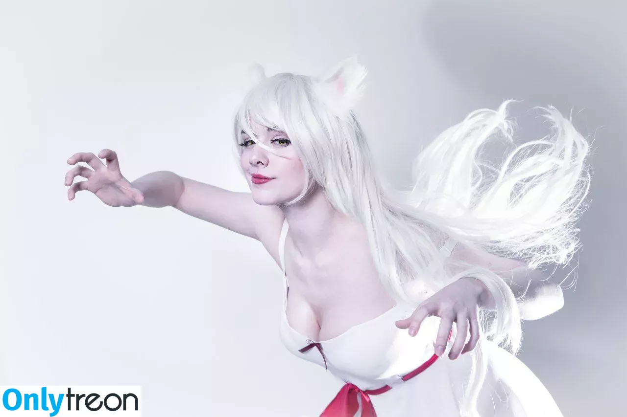 awesomi nude photo #0104 (Omi / Omi_COS / awes_omi)