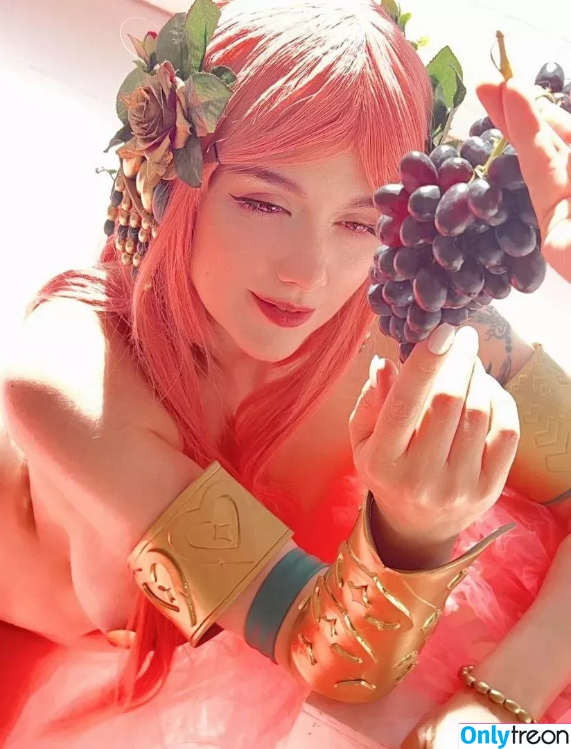 awesomi nude photo #0125 (Omi / Omi_COS / awes_omi)