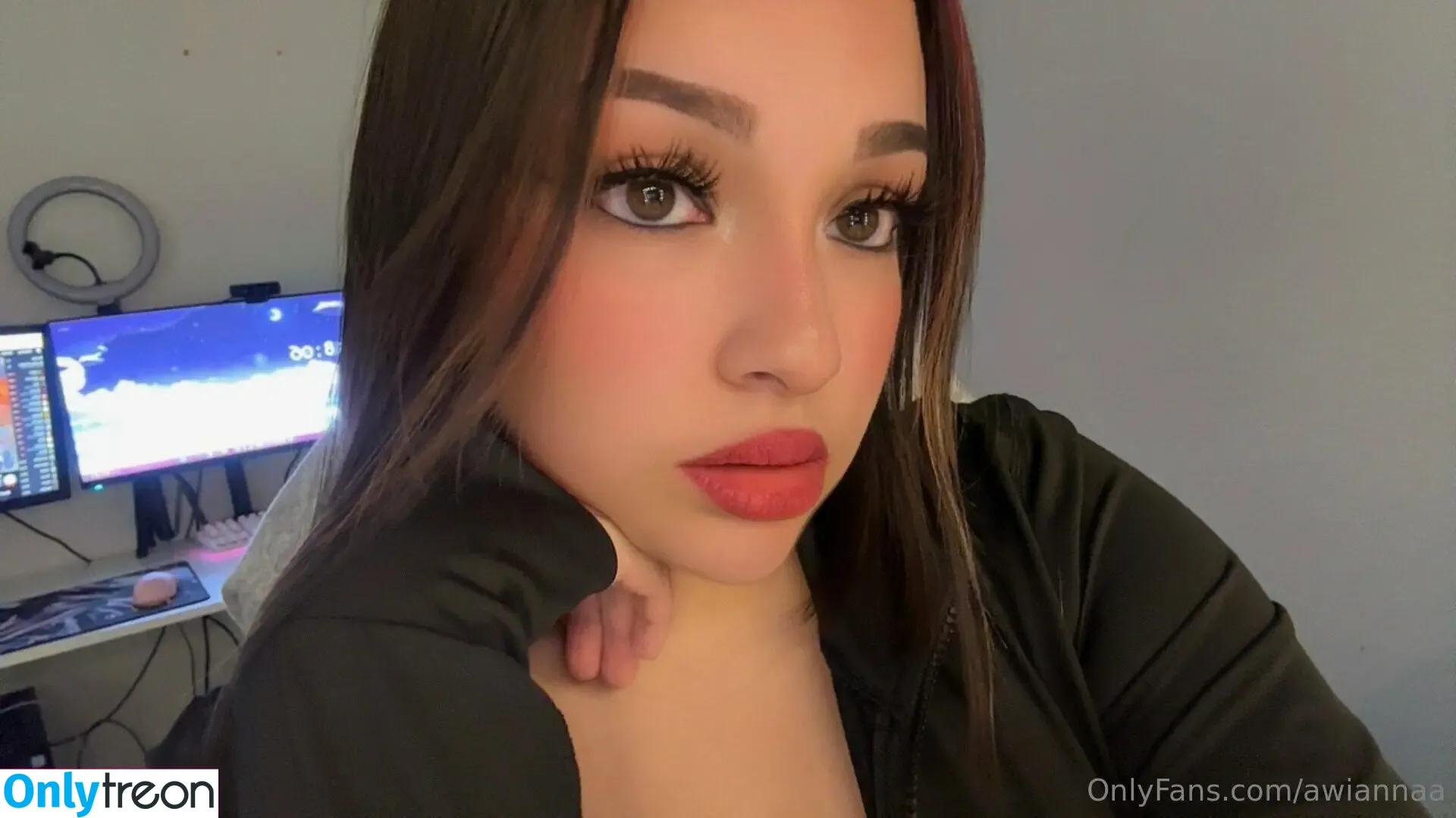 awiannaa nude photo #0009 (awiannaa)