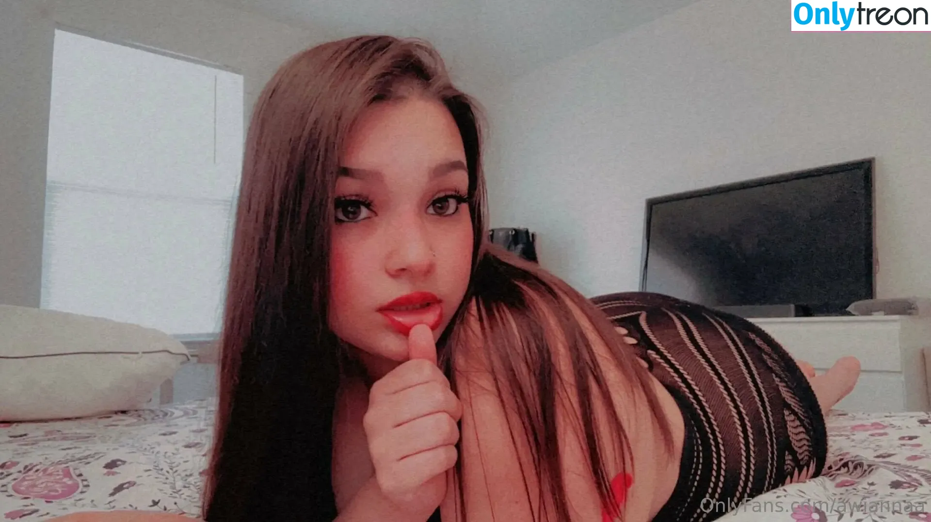 awiannaa nude photo #0010 (awiannaa)